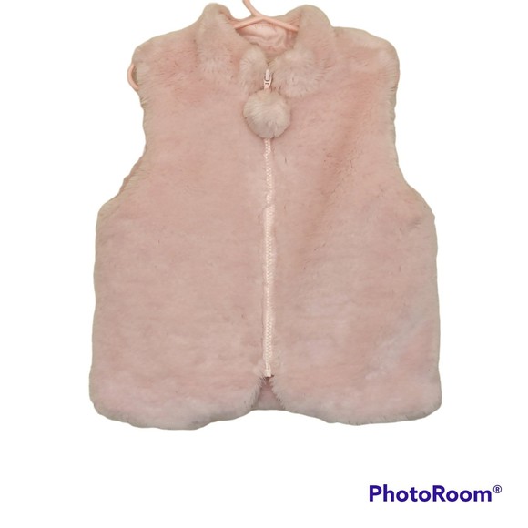 Crazy 8 Other - Crazy 8 Girls Faux Fur Vest 4-5 years Winter Jacket Coat Pink pompom Zip up Warm